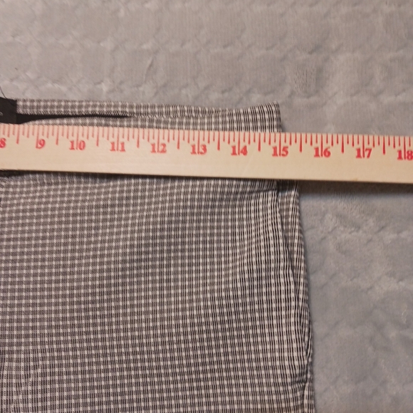 Mossimo | Women’s Stretch Black/White Cropped Capri Pants Size 8 - Picture 7 of 9